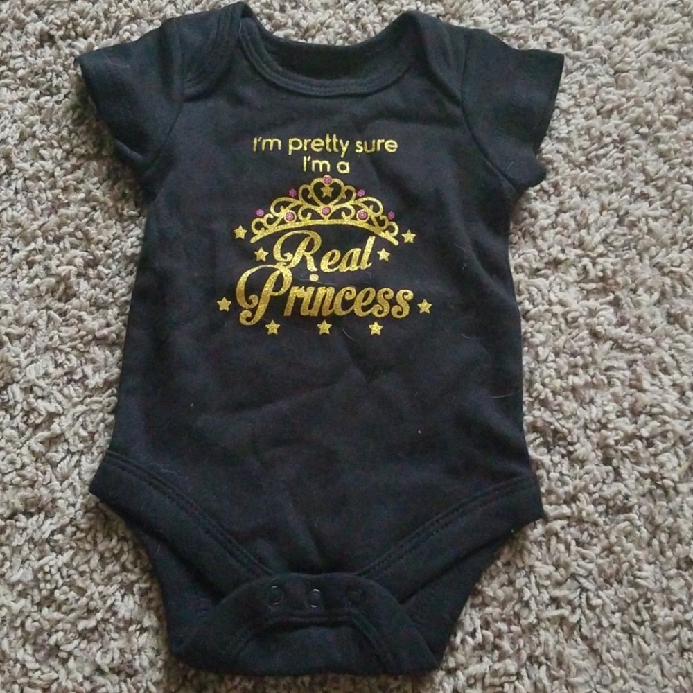 👶👑Cute black and gold onesie